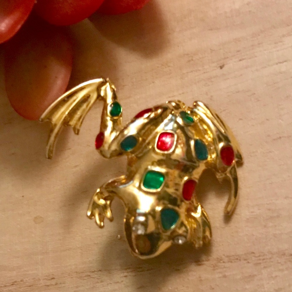 GOLD VINTAGE FROG PIN